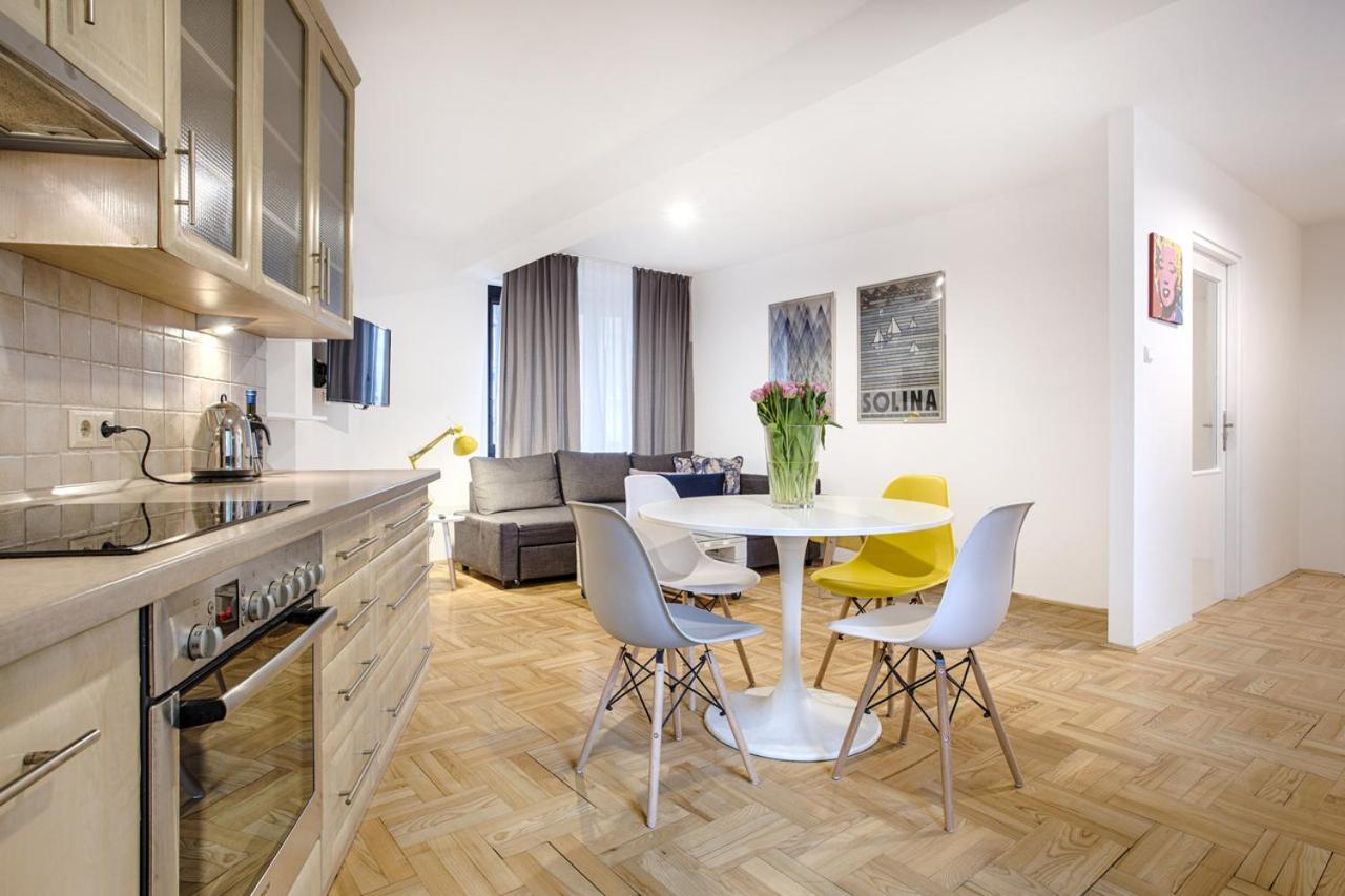 Central Apartments By Tyzenhauz Krakow Ngoại thất bức ảnh