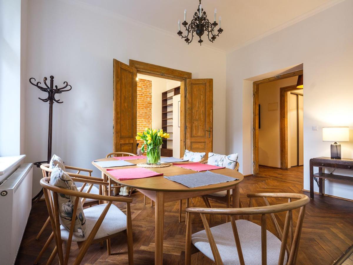 Central Apartments By Tyzenhauz Krakow Ngoại thất bức ảnh