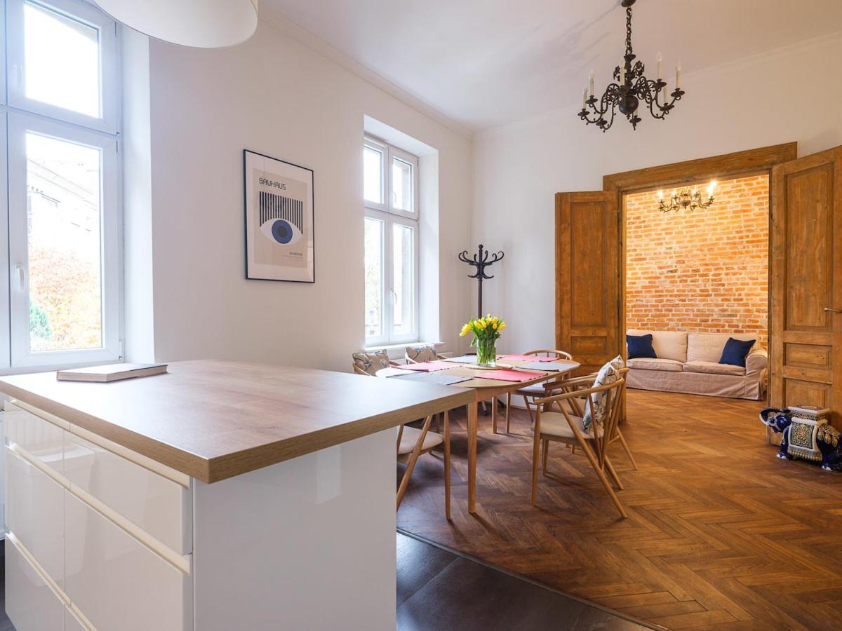 Central Apartments By Tyzenhauz Krakow Ngoại thất bức ảnh