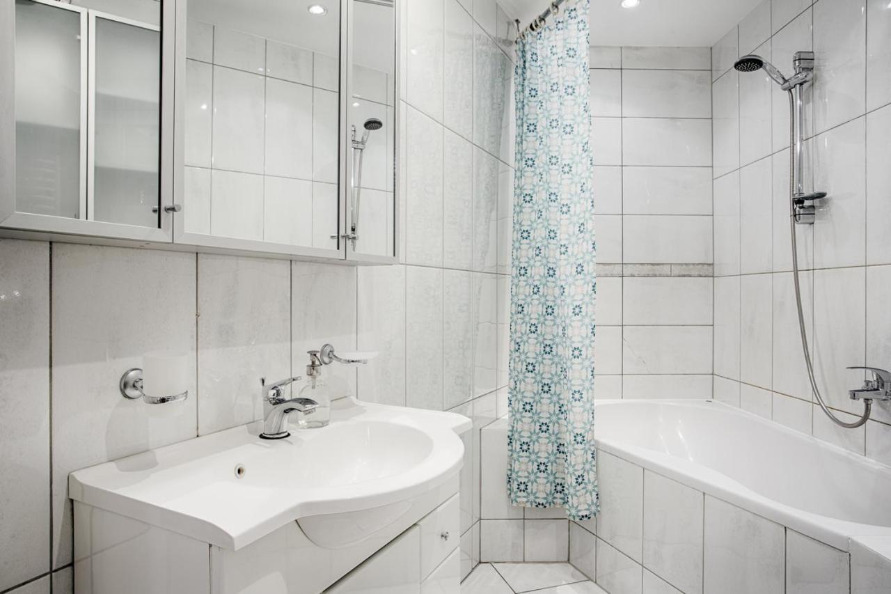 Central Apartments By Tyzenhauz Krakow Ngoại thất bức ảnh